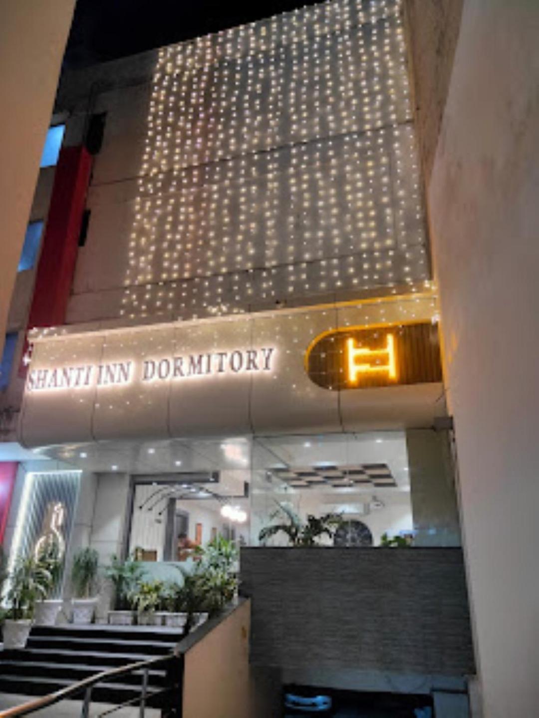 Shanti Inn Dormitory, Βαρανάσι Εξωτερικό φωτογραφία